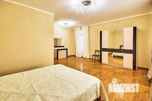 Дом 367м², 2-этажный, на длительный срок,