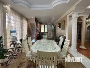 Дом 400м², 3-этажный, участок 6 сот.