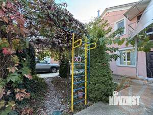 Дом 246м², 2-этажный, участок 4 сот.