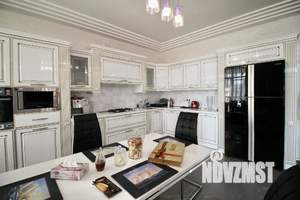 Таунхаус 377м², 4-этажный, участок 6 сот.