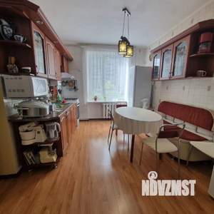 Дом 200м², 2-этажный, участок 5 сот.