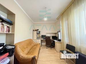 Дом 500м², 3-этажный, участок 6 сот.