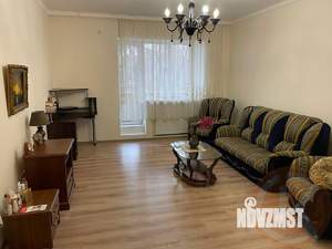 Дом 312м², 3-этажный, участок 6 сот.