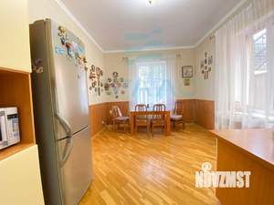 Дом 253м², 2-этажный, участок 6 сот.