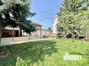 Дом 500м², 3-этажный, участок 6 сот.