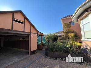 Коттедж 240м², 2-этажный, участок 6 сот.