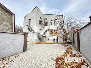 Дом 395м², 3-этажный, участок 513 сот.