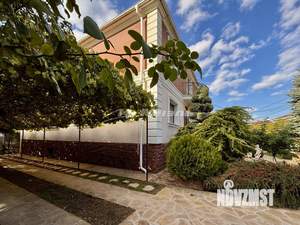 Дом 405м², 3-этажный, участок 32 сот.