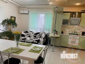 Дом 312м², 3-этажный, участок 6 сот.