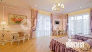 Дом 850м², 3-этажный, участок 15 сот.