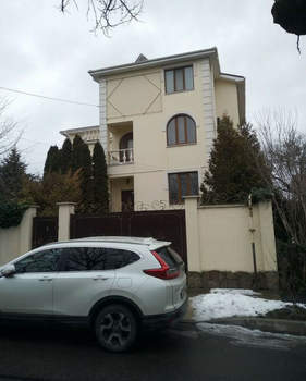 Дом 430м², 3-этажный, участок 4 сот.