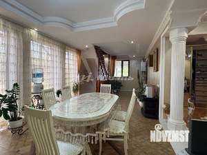 Дом 299м², 3-этажный, участок 6 сот.