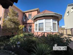 Коттедж 240м², 2-этажный, участок 6 сот.