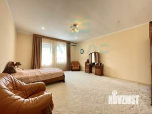 Дом 500м², 3-этажный, участок 6 сот.