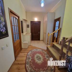 Дом 200м², 2-этажный, участок 5 сот.