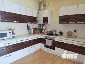 Дом 299м², 2-этажный, участок 10 сот.