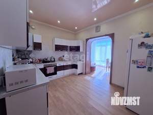 Дом 299м², 2-этажный, участок 10 сот.