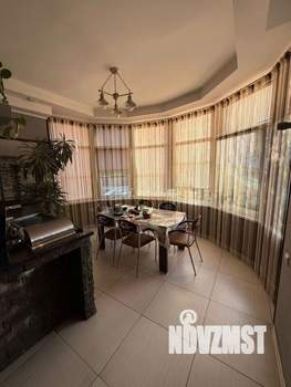 Дом 240м², 2-этажный, участок 6 сот.