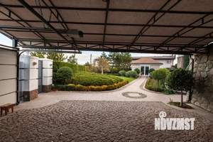 Дом 225м², 2-этажный, участок 8 сот.