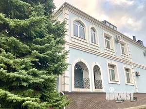 Дом 661м², 3-этажный, участок 19 сот.