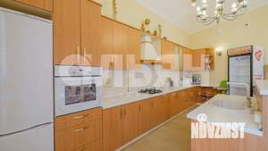 Дом 850м², 3-этажный, участок 15 сот.