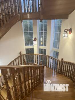 Дом 2230м², 3-этажный, участок 32 сот.