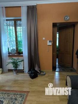 Дом 360м², 2-этажный, участок 8 сот.