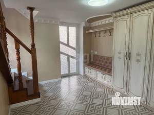 Дом 400м², 3-этажный, участок 6 сот.