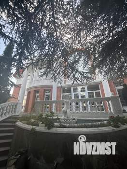 Дом 2230м², 3-этажный, участок 32 сот.