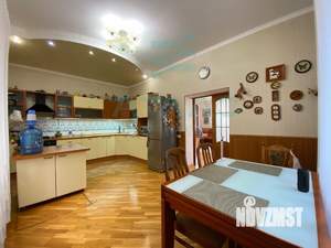 Дом 253м², 2-этажный, участок 6 сот.