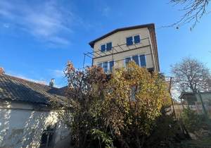 Дом 181м², 3-этажный, участок 4 сот.