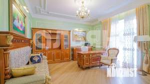 Дом 850м², 3-этажный, участок 15 сот.