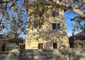 Дом 181м², 3-этажный, участок 4 сот.