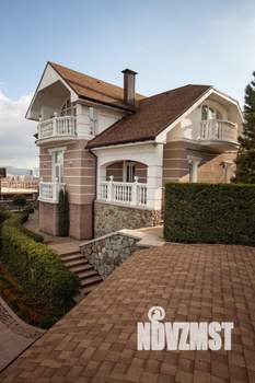 Дом 225м², 2-этажный, участок 8 сот.