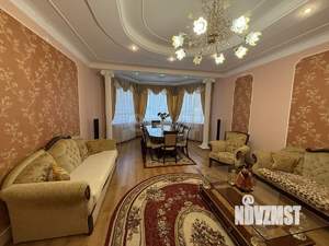 Дом 543м², 2-этажный, участок 10 сот.