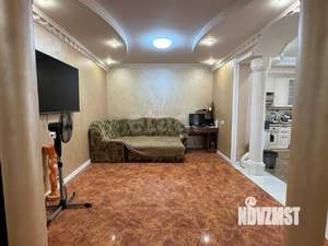 Дом 400м², 3-этажный, участок 6 сот.