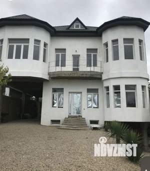 Дом 100м&sup2;, 3-этажный, на длительный срок, 