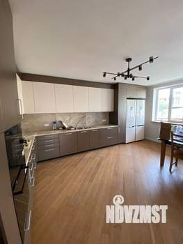 Дом 450м&sup2;, 3-этажный, на длительный срок, 