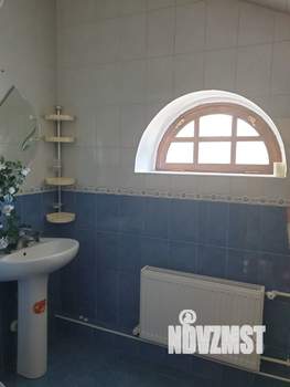 Дом 250м&sup2;, 2-этажный, на длительный срок, 