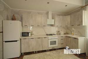Дом 140м², 2-этажный, на длительный срок, 