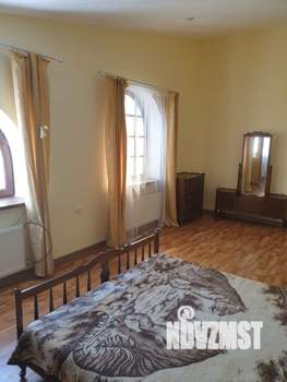 Дом 250м&sup2;, 2-этажный, на длительный срок, 