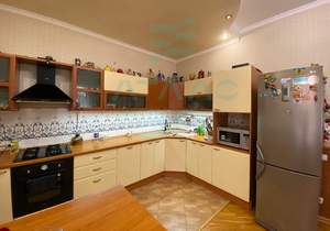 Дом 253м&sup2;, 2-этажный, на длительный срок, 