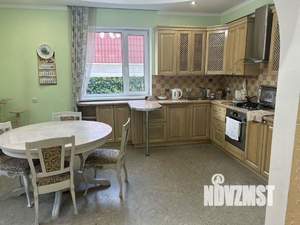 Дом 230м², 2-этажный, на длительный срок, 