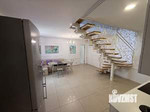 Дом 140м², 2-этажный, на длительный срок, 