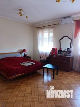 Дом 350м&sup2;, 2-этажный, на длительный срок, 