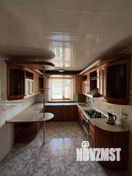 Дом 210м&sup2;, 2-этажный, на длительный срок, 