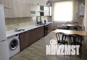 Дом 200м&sup2;, 2-этажный, на длительный срок, 