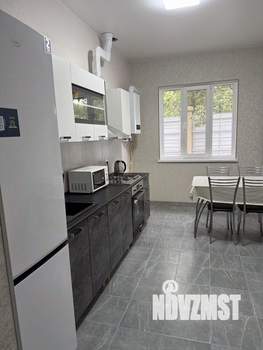 Дом 60м², 2-этажный, на длительный срок, 