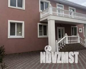 Дом 200м&sup2;, 2-этажный, на длительный срок, 