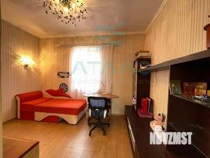 Дом 208м², 3-этажный, участок 3 сот.  